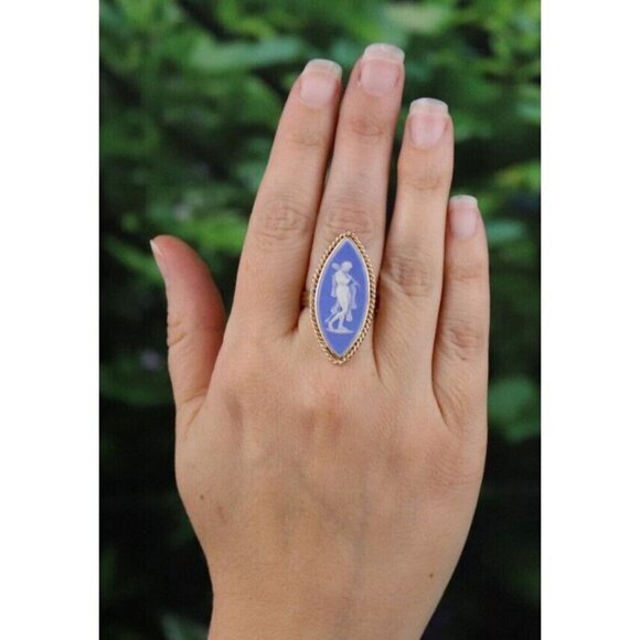 14k Yellow Gold Blue Wedgewood Cameo Ring Vintage Size 7 - Picture 2 of 7